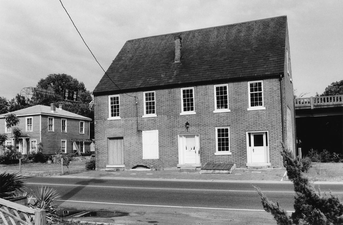 [Phót~ó cré~dít: D~HR, cá~ 1996]